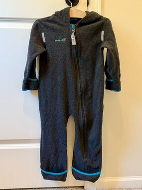 Hoppediz Gray Hooded One-Piece Romper with Blue Trim